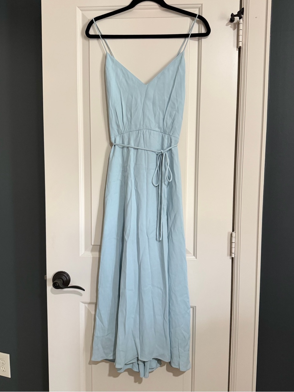 REISS Penny Fitted V-Neck Midi Dress - Picture 4 of 5